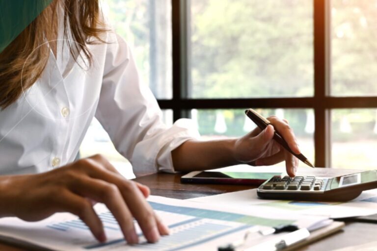 Descubra os melhores investimentos para iniciantes no Brasil em 2025