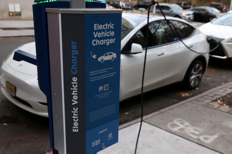 Tips to save when financing an electric vehicle in North America