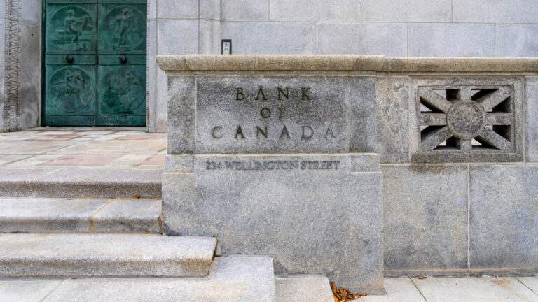 How the Federal Reserve and the Bank of Canada influence financial markets