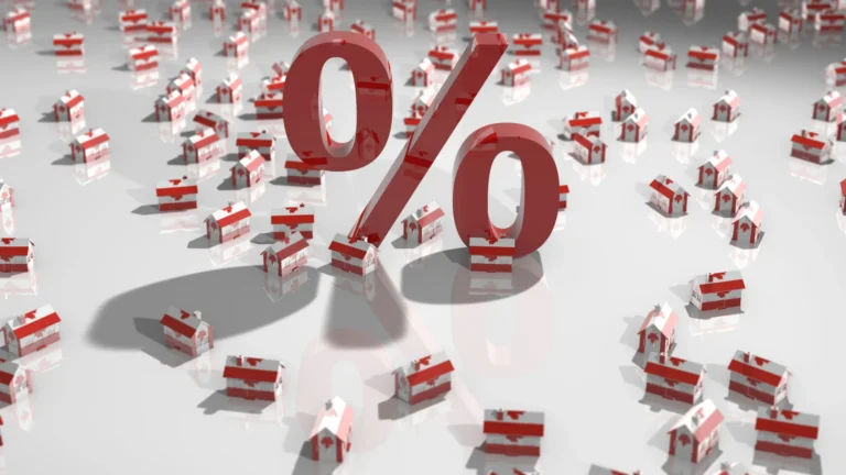 How the low-interest-rate economy affects retirees in the US and Canada