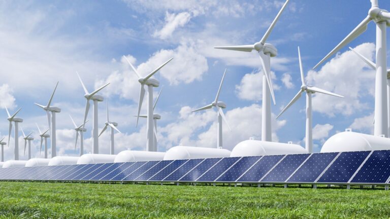 How to take advantage of tax incentives for clean energy investments in the US and Canada