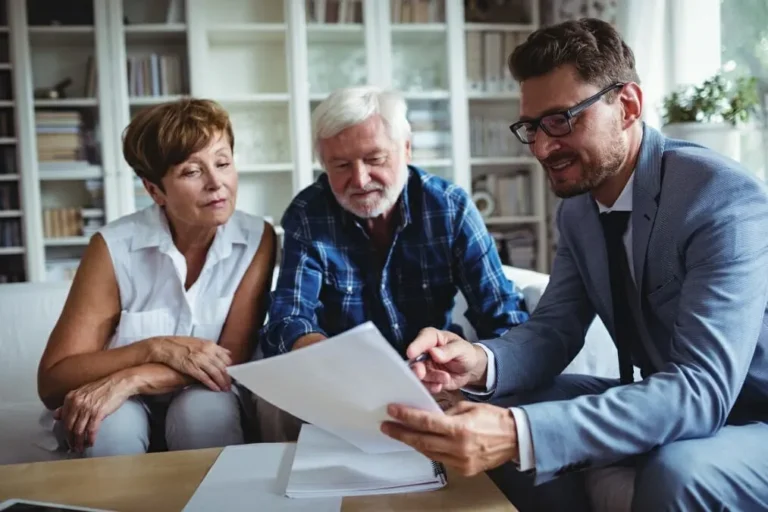 The role of financial advisors in personal planning in the USA and Canada
