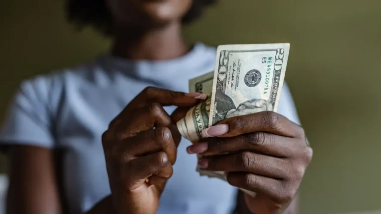 How to organize your finances with multiple currency income (USD/CAD)