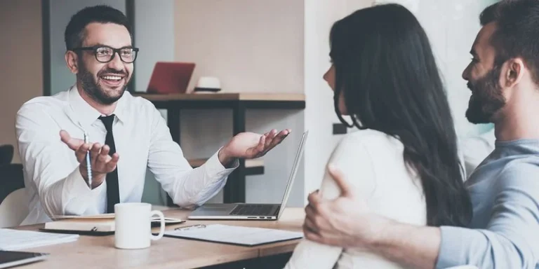 How to navigate the differences in credit systems between the USA and Canada